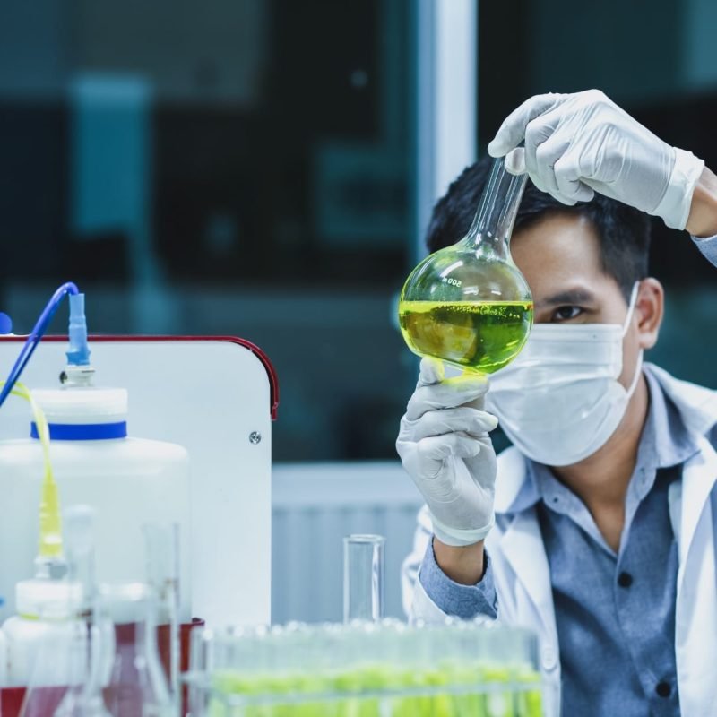 Service Engineers (4)